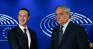 The President of the European Parliament, Antonio Tajani, welcomes the CEO of Facebook, Mark Zuckerbeg (John Thys / AFP)